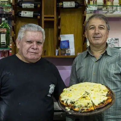 Eduardo y Jorge / Pizzería Nápoles