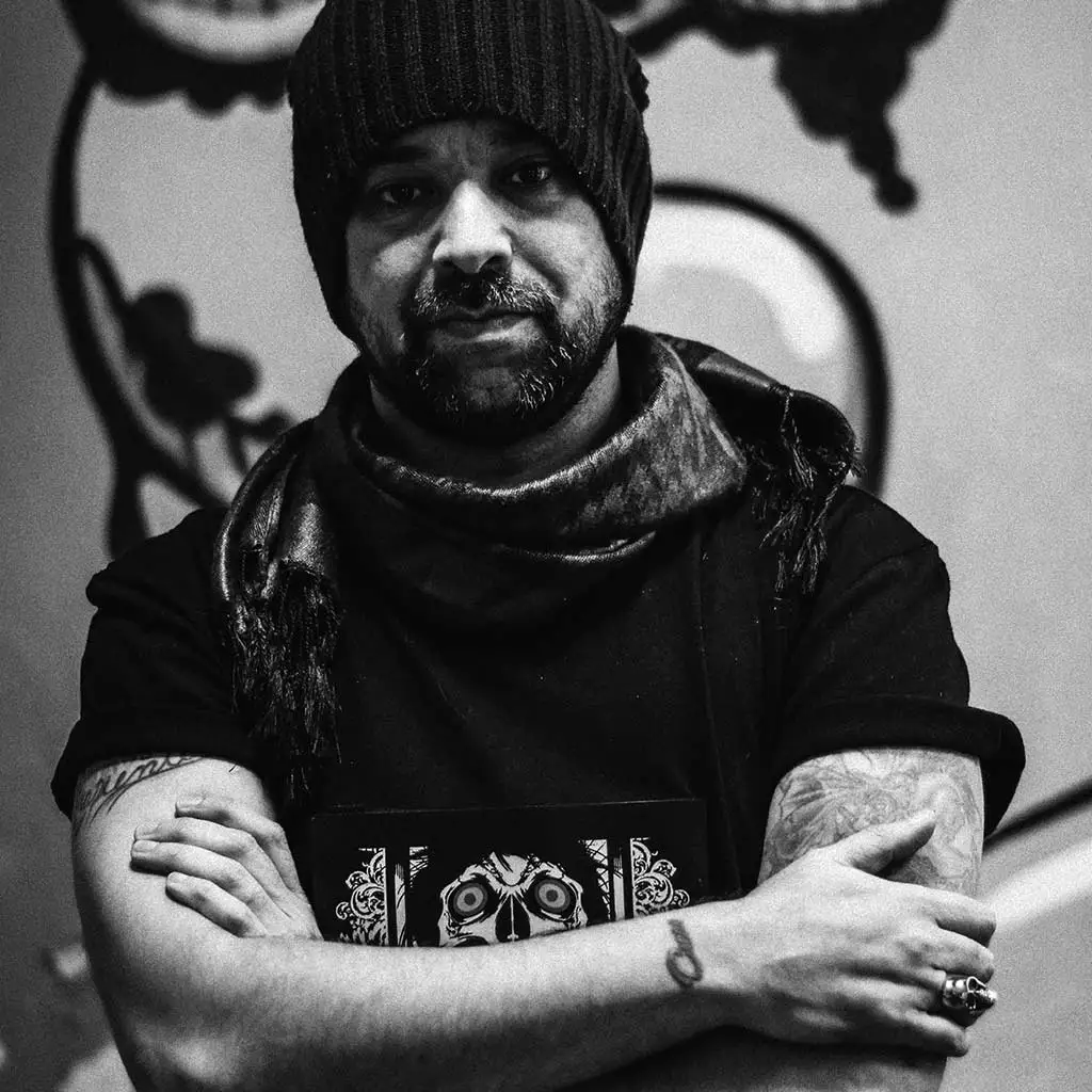 LEONARDO OYOLA